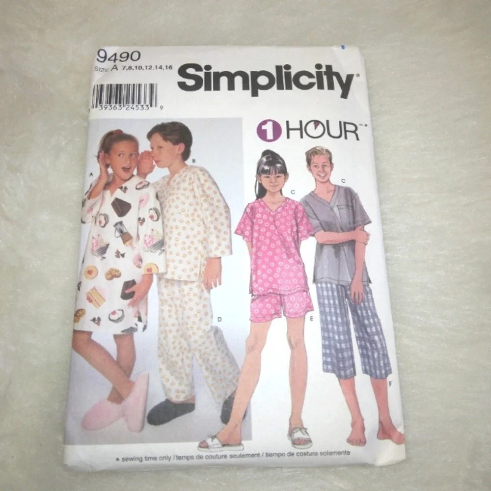 SIMPLICITY 9490 Child Sz 7-16 Child's Lounge wear,  1 hour sew time